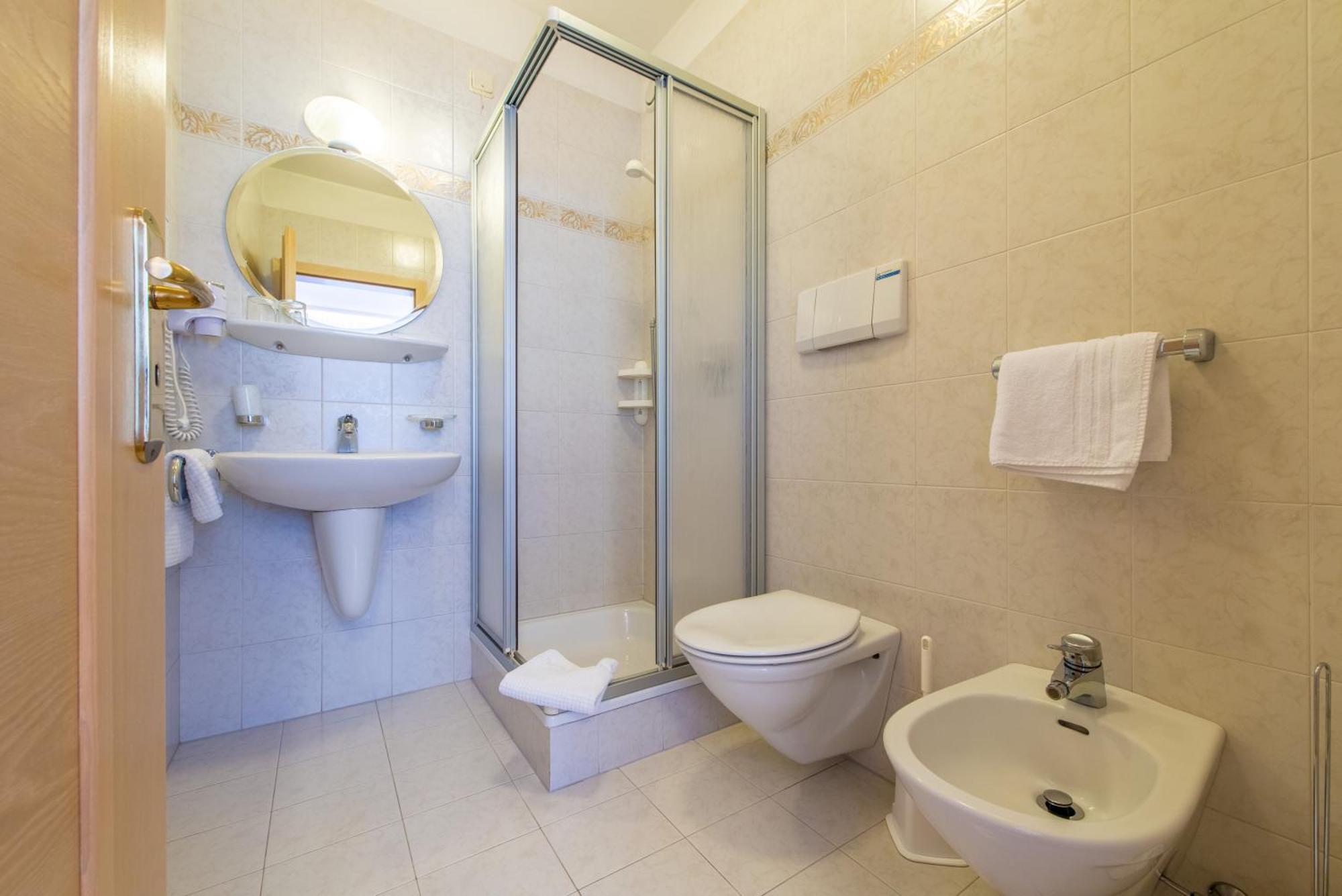 Hotel Sigmunderhof Chienes Luaran gambar