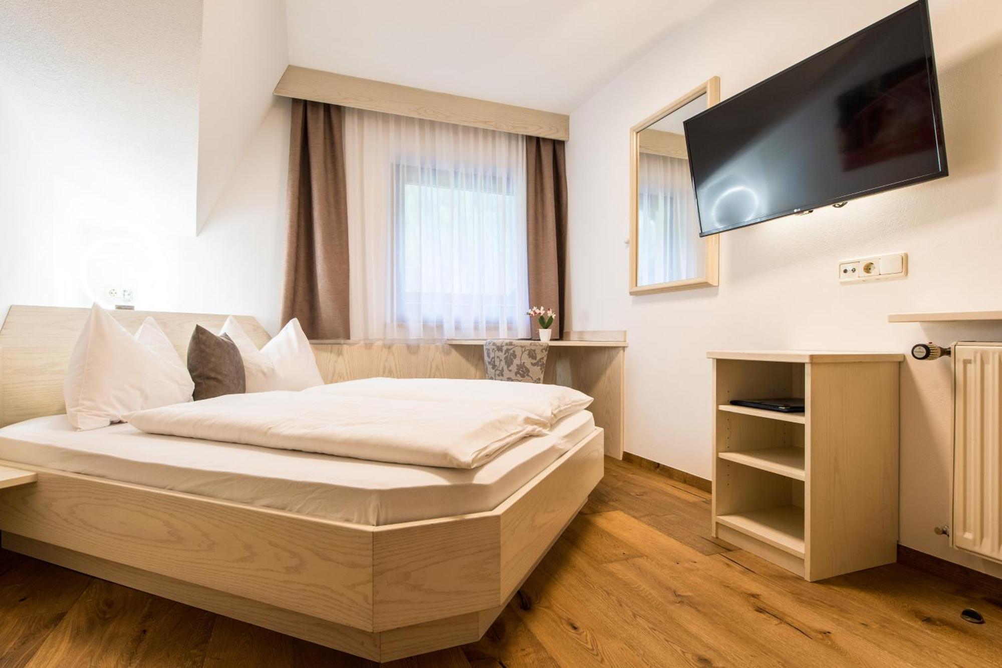 Hotel Sigmunderhof Chienes Luaran gambar